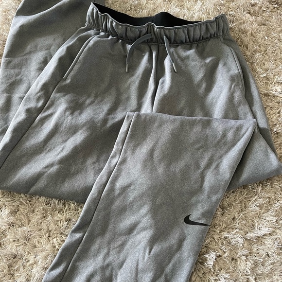 Nike sweatpants - Picture 4 of 4